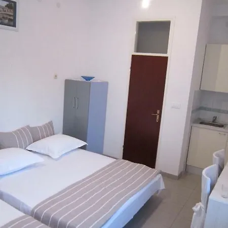 Studio Apartman Toni Apartment *