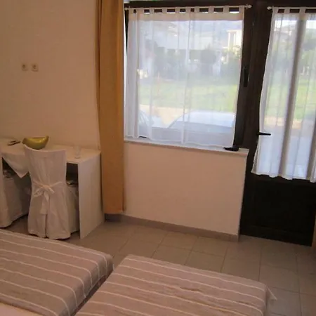 Apartment Studio Apartman Toni